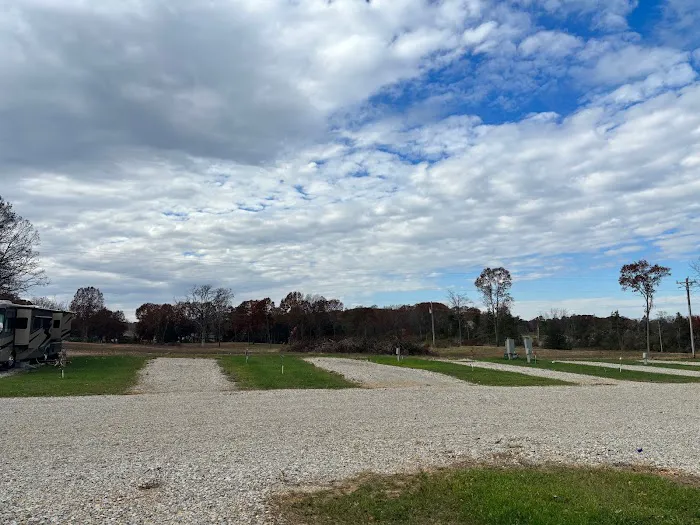 Destination Outdoors RV Park Picture 4