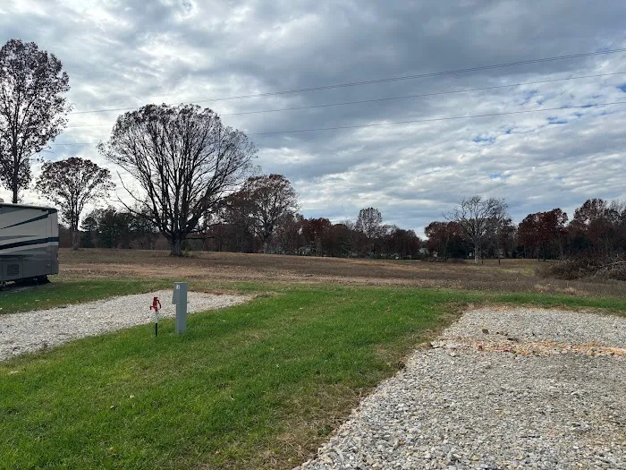 Destination Outdoors RV Park Picture 7