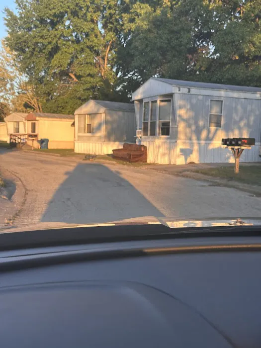 English Village Mobile Home Community Picture 7