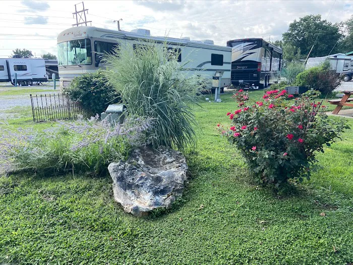 Ozark Highlands Homes & RV Resort Picture 2