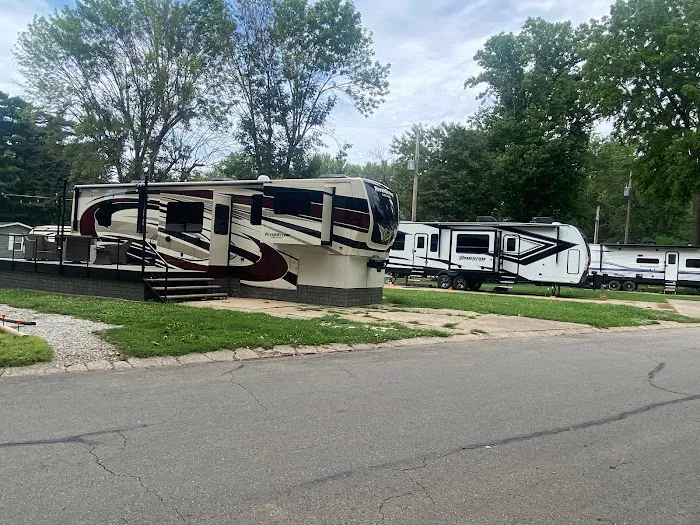 Ozark Highlands Homes & RV Resort Picture 10