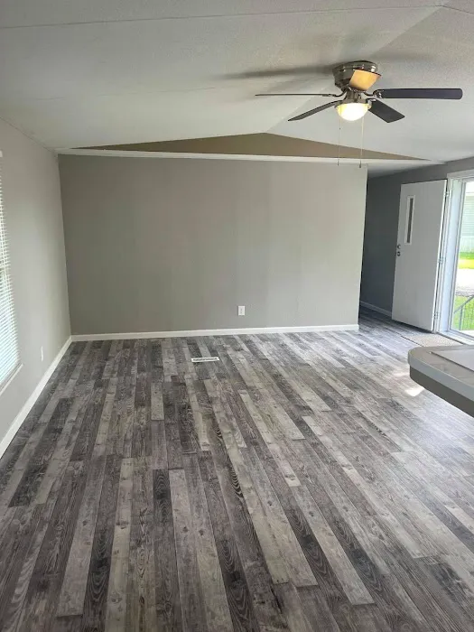 Silver Bell Mobile Home & RV Park Picture 4