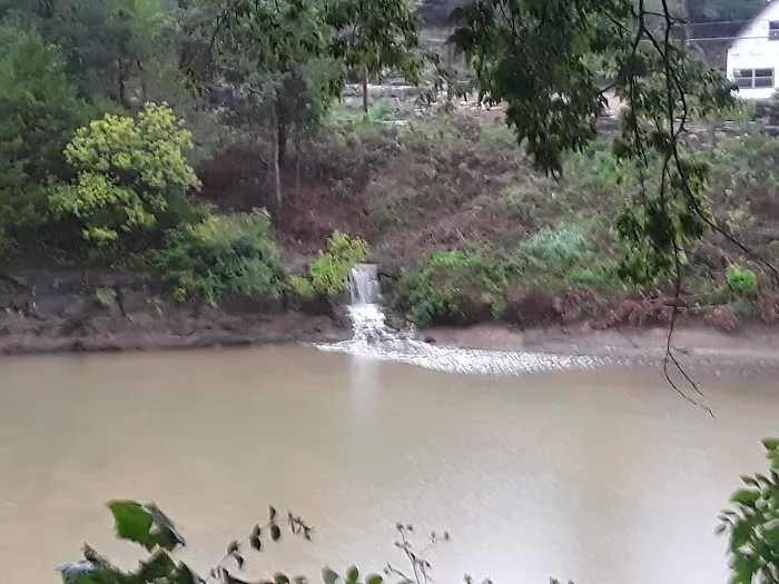 Hooks RV & Trout Resort Picture 8