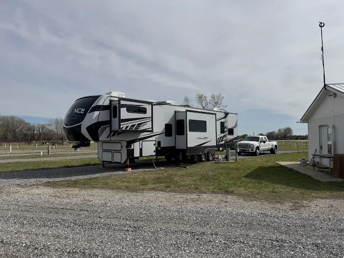 Southern Winds RV Park Picture 2