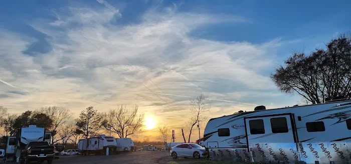 Crossroads RV Park Corp. Picture 10