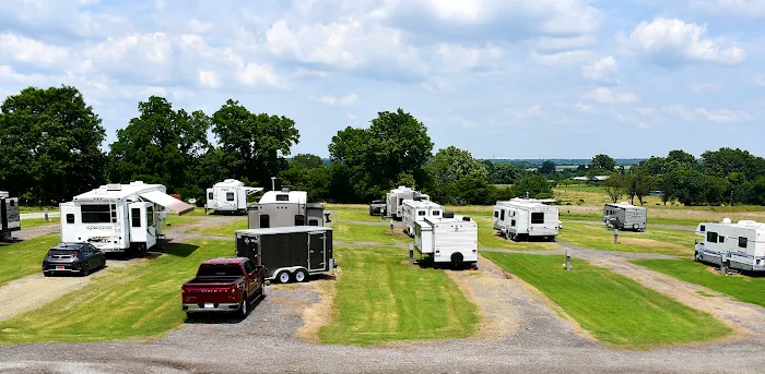 Hilltop RV Park Picture 2