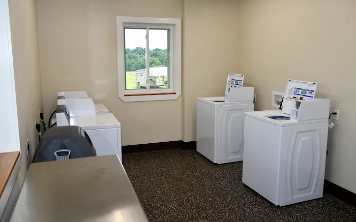 Hilltop RV Park Picture 3