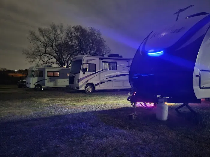 Hilltop RV Park Picture 10