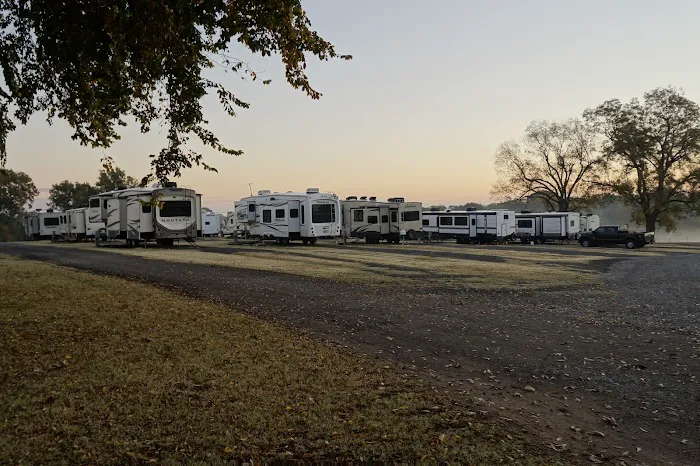 Hilltop RV Park Picture 8