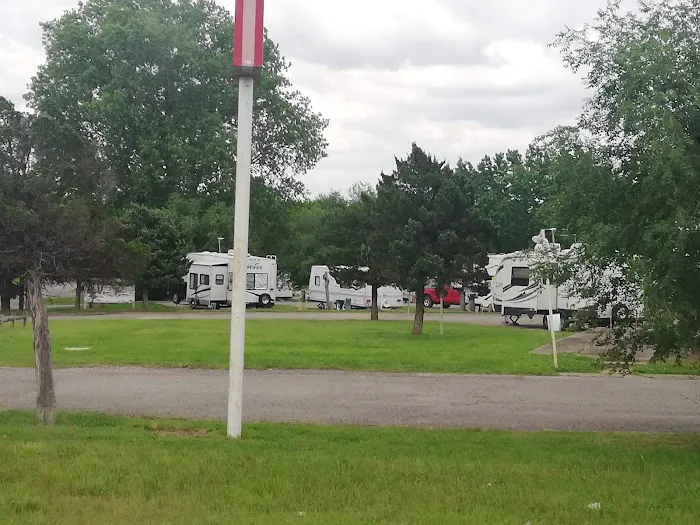 Meadowbrook RV Park Picture 10