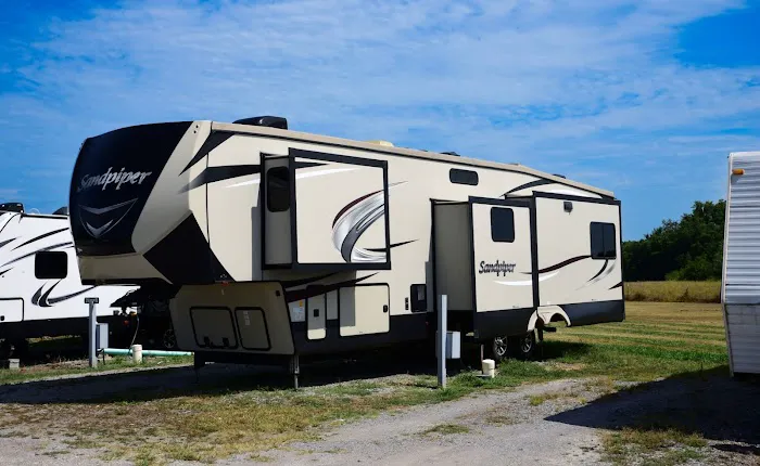 Creekside RV Ranch Picture 3