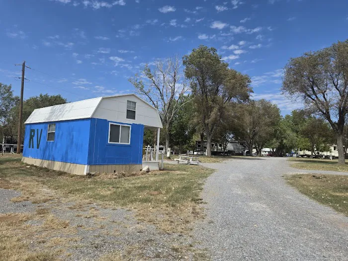 Cottonwood RV Family Park Picture 4