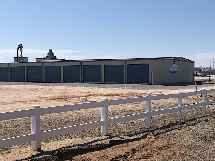 HomeTown RV, Laundromat, and Storage Picture 3