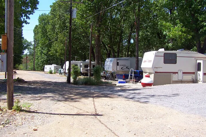 Pure Okie's Whitetail Run RV Park & Boat Storage Picture 4