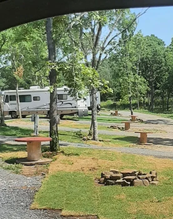 Yellowhouse RV & Camper Grounds Picture 3