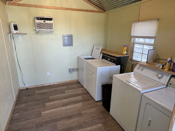 Cedar St RV Park and Apartments Picture 1