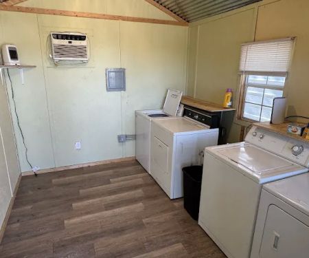 Cedar St RV Park and Apartments