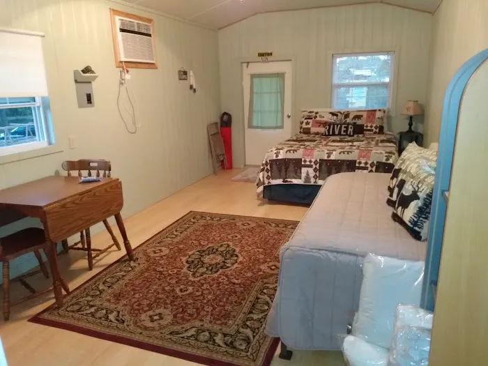 Mammoth Spring R.V. Park and Cabins Picture 4