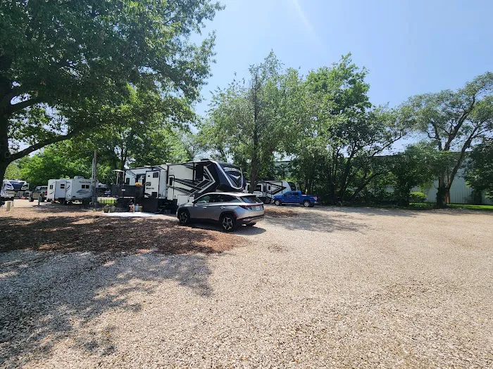 Caravan RV Picture 2