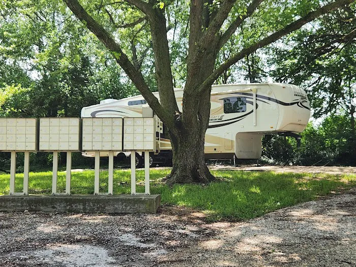 Caravan RV Picture 8