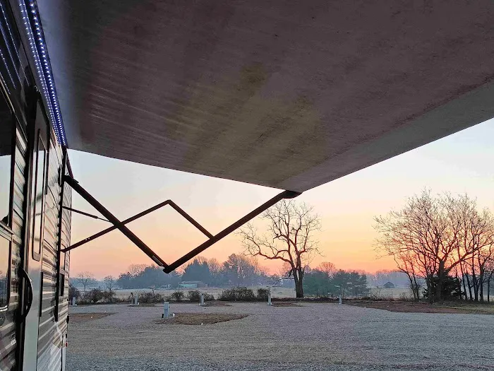 The Hook-Up RV Park Picture 4