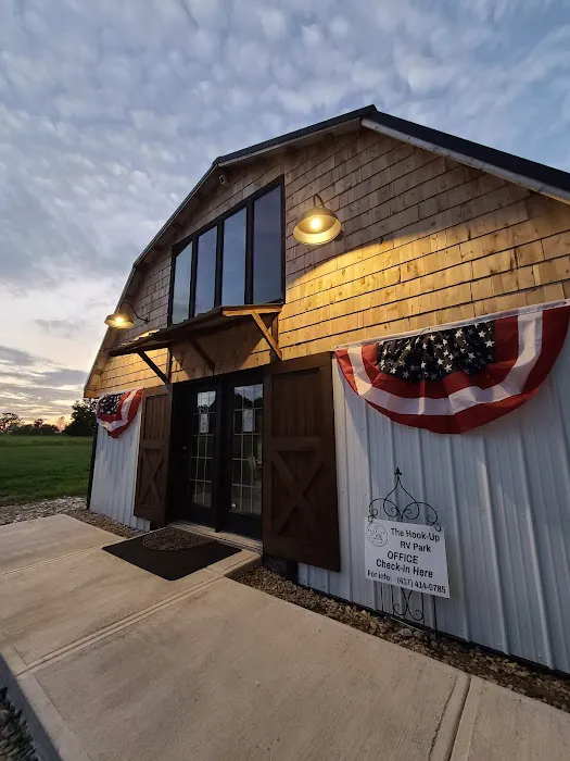 The Hook-Up RV Park Picture 9