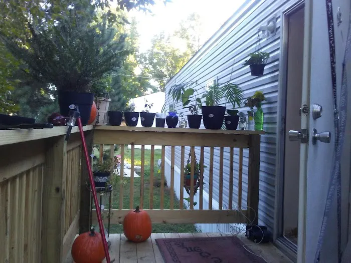 Lazy Acres Mobile RV Park Picture 2