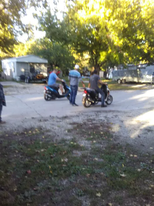 Lazy Acres Mobile RV Park Picture 5