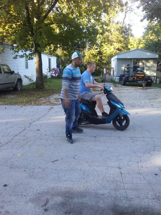 Lazy Acres Mobile RV Park Picture 10