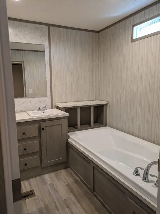 Lakewood Estates Mobile Home Community Picture 3