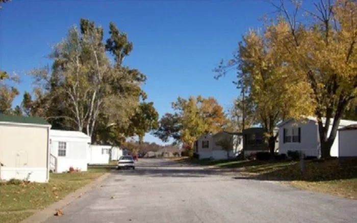 Lakewood Estates Mobile Home Community Picture 10