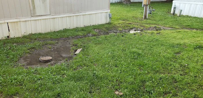 Midway Mobile Home Community Picture 4