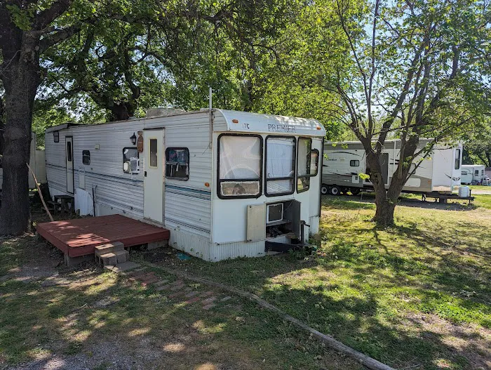 The Oaks - Mobile And RV Park Picture 2