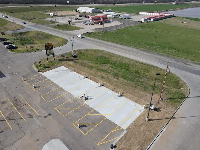 Love's Travel Stop Picture 1