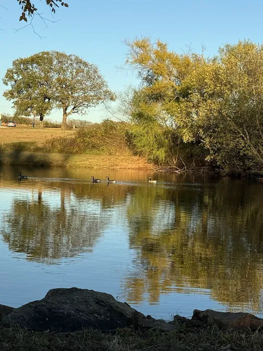 Golden Pond RV Park Picture 1