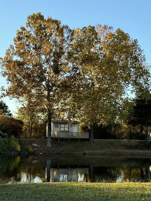 Golden Pond RV Park Picture 3