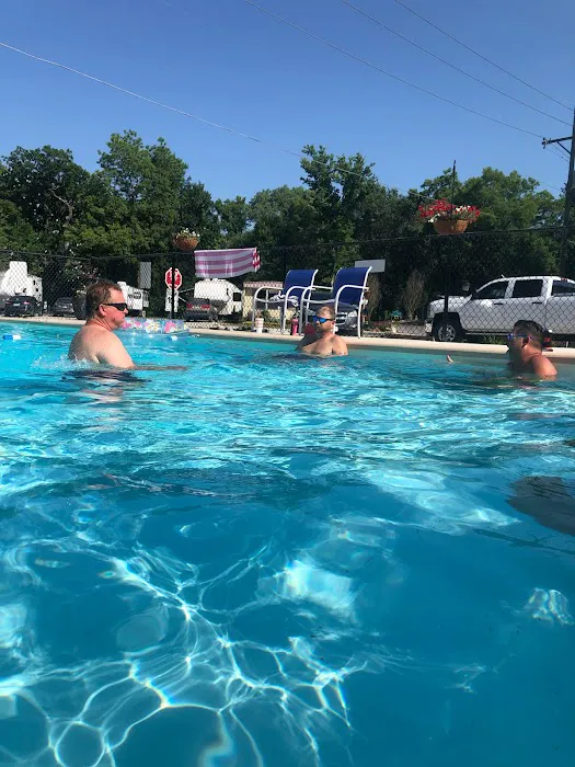 Riverside RV Park Picture 2