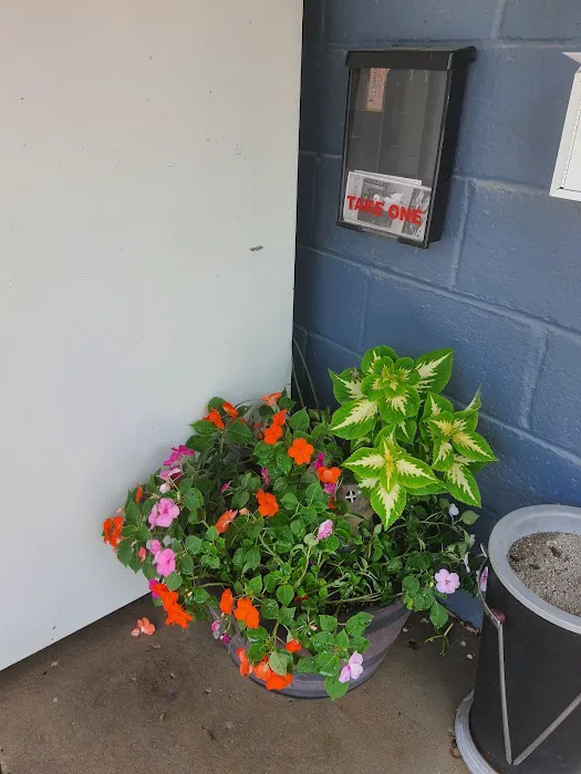 Riverside RV Park Picture 9