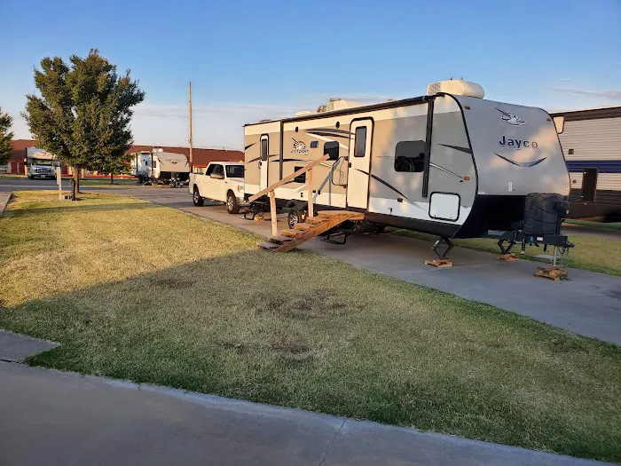 Hanks Trail RV Park Picture 2