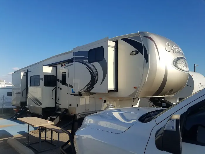 Hang'Em High RV Park Picture 3