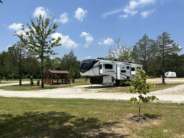 Lewis RV Park Picture 1
