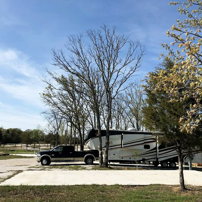 Lewis RV Park Picture 3