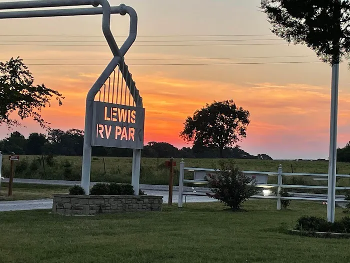 Lewis RV Park Picture 7