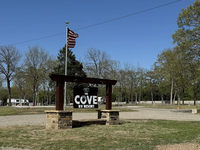 The Cove at Lake Tenkiller Picture 5