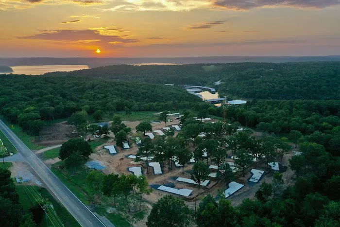 The Cove at Lake Tenkiller Picture 2