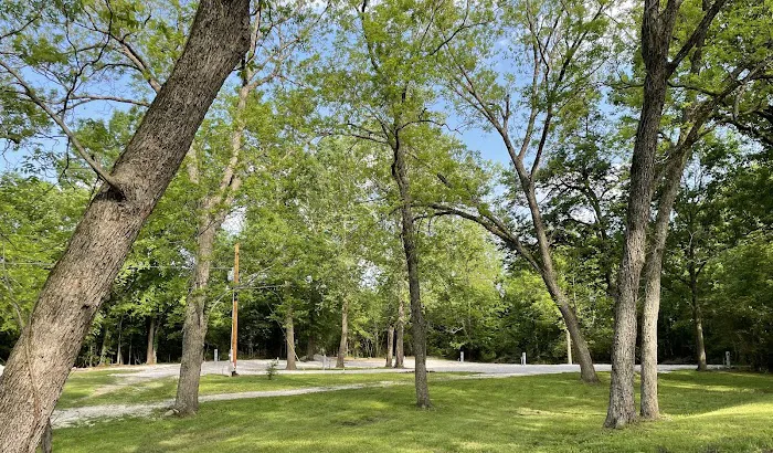 Red Bird RV Park Picture 4