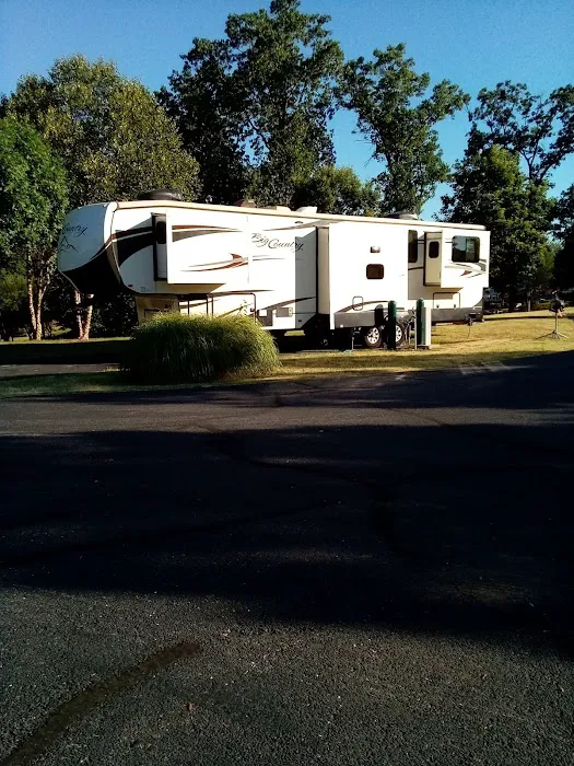 Whispering Woods RV Park Picture 5