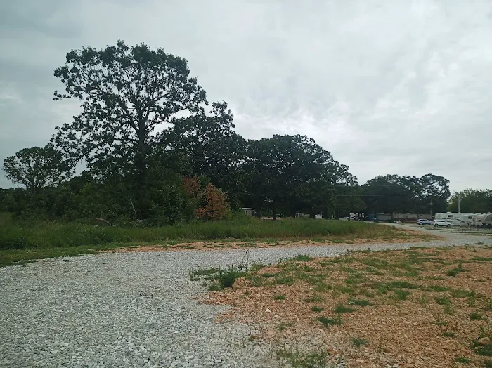 Boondocks Enterprises Mobile Home and RV park Picture 7