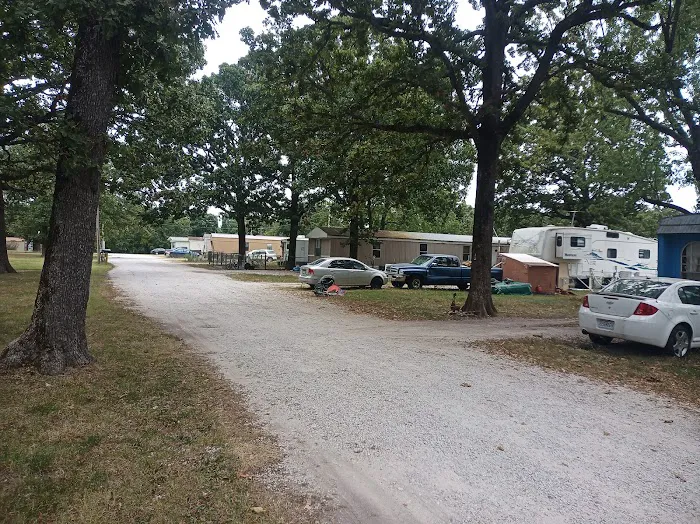 Boondocks Enterprises Mobile Home and RV park Picture 3