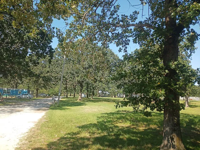 Boondocks Enterprises Mobile Home and RV park Picture 9